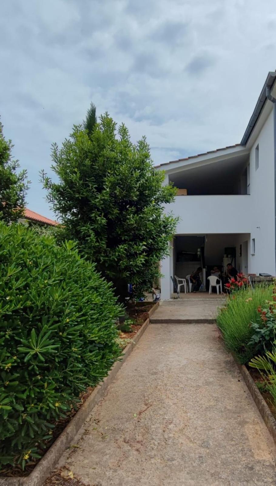 Apartmani 1 Pinezici エクステリア 写真