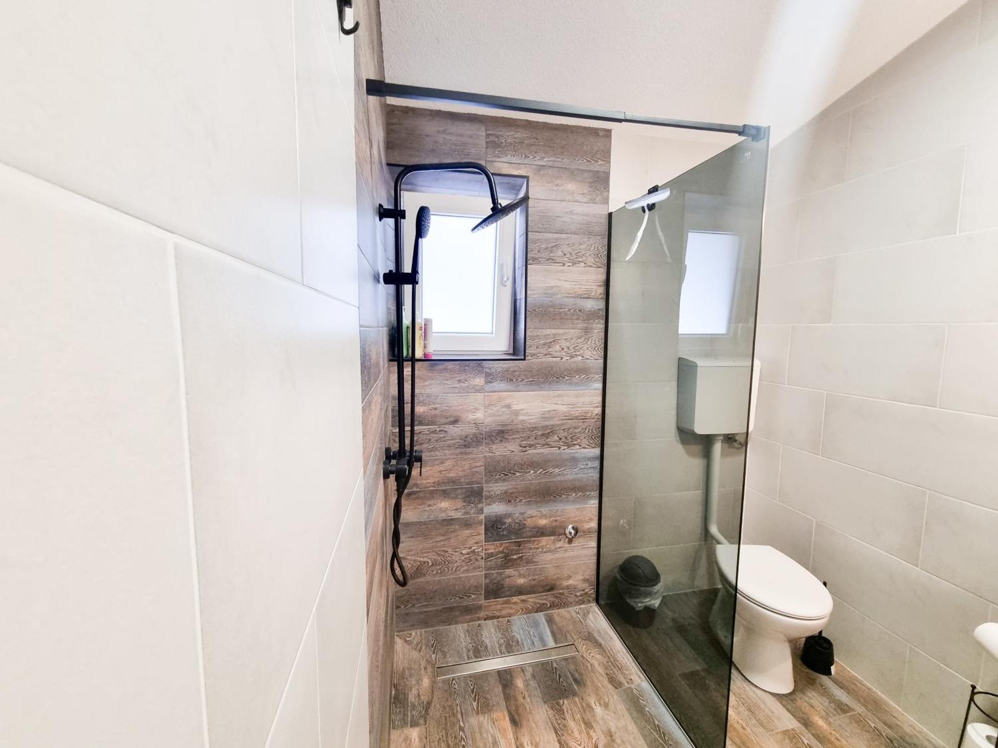 Apartmani 1 Pinezici エクステリア 写真