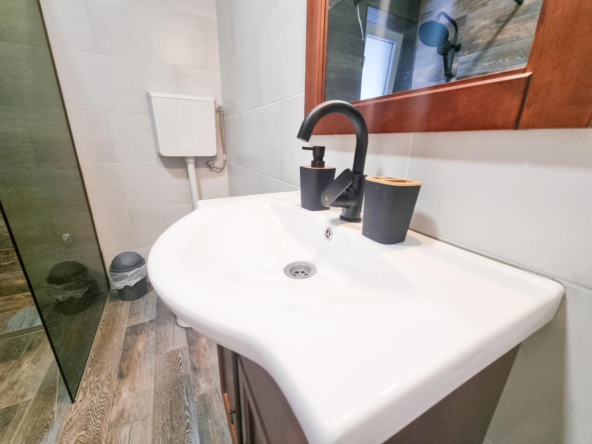 Apartmani 1 Pinezici エクステリア 写真