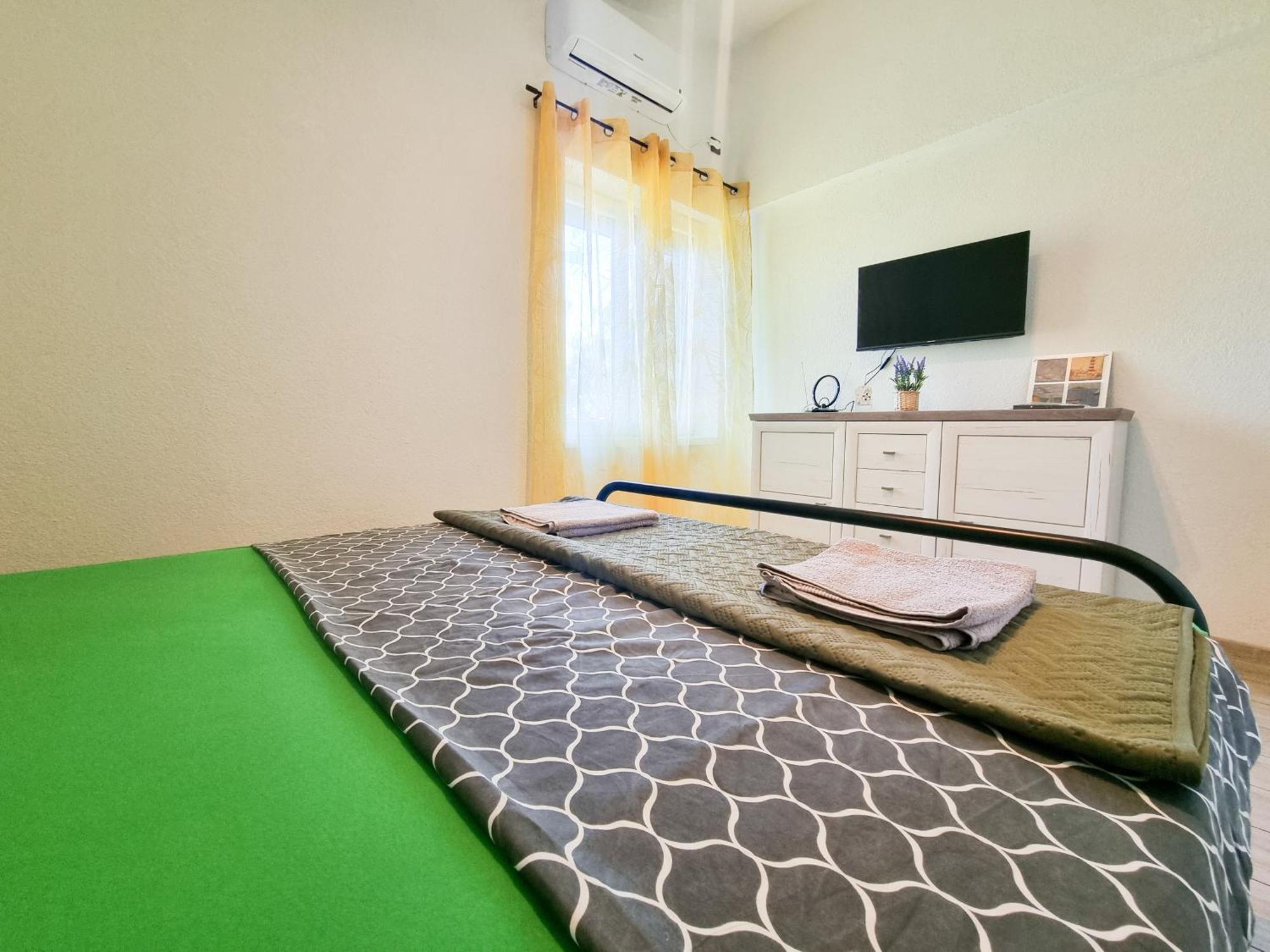 Apartmani 1 Pinezici エクステリア 写真