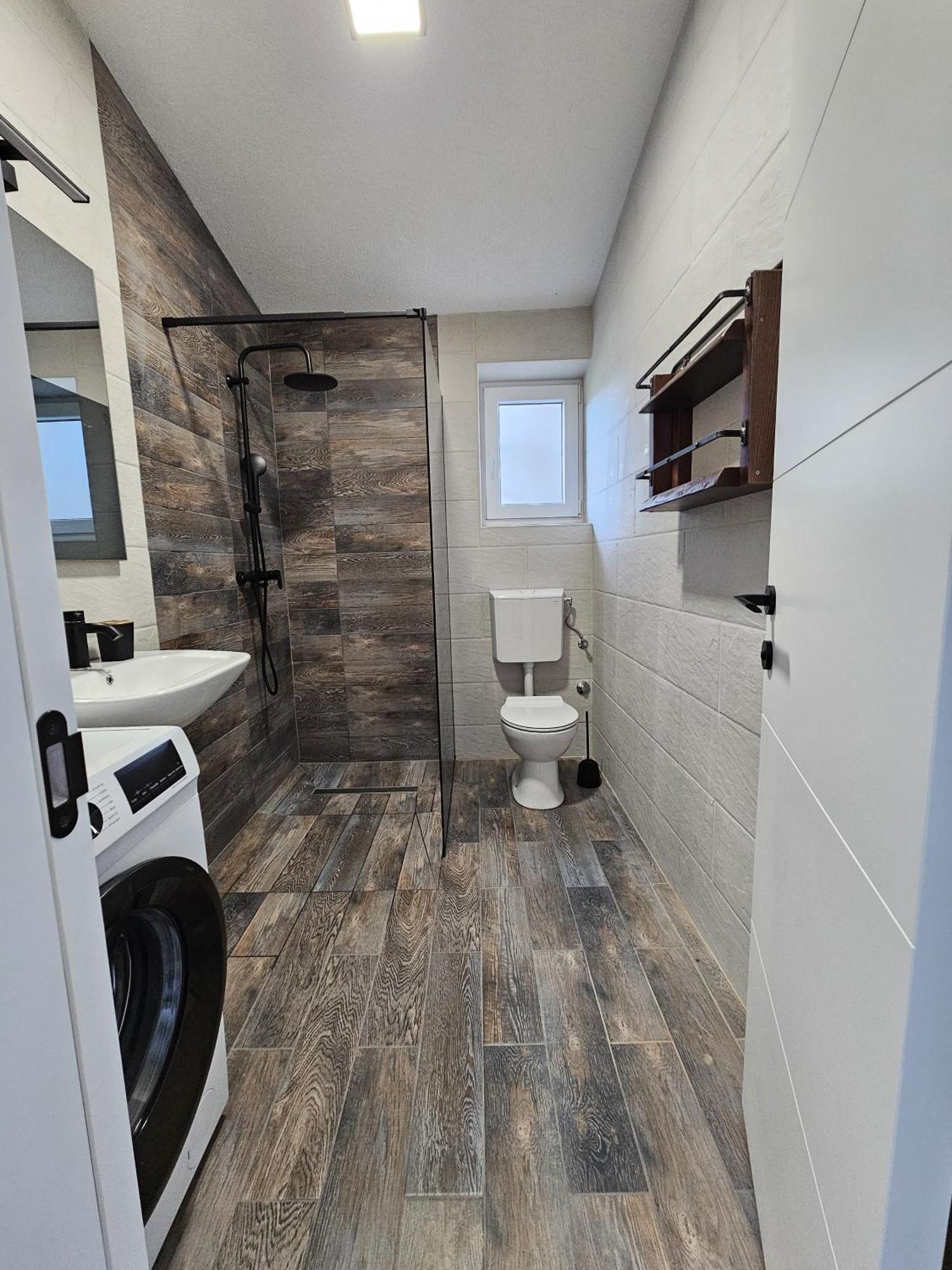 Apartmani 1 Pinezici エクステリア 写真